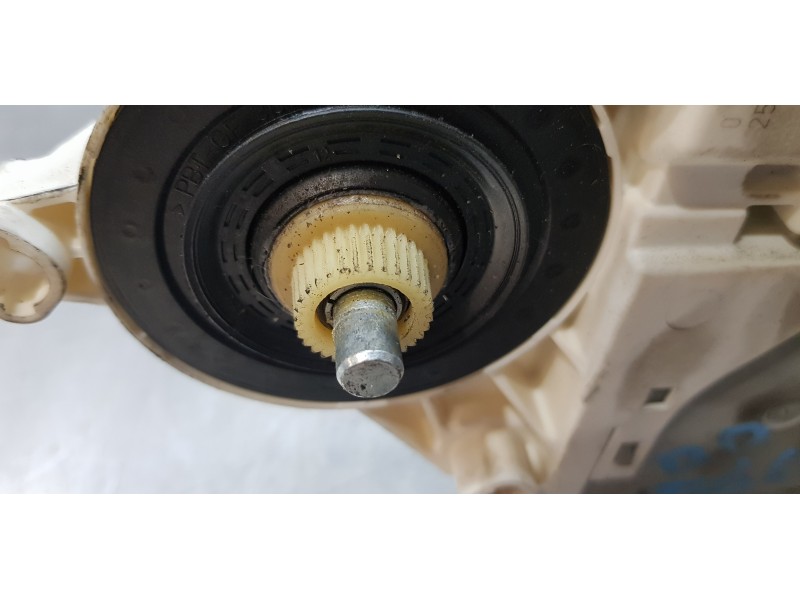 Recambio de motor elevalunas delantero derecho para audi a3 (8p) 1.9 tdi ambition referencia OEM IAM 8P0959802A   Recambio de motor elevalunas delantero derecho para audi a3 (8p) 1.9 tdi ambition referencia OEM IAM 8P0959802A