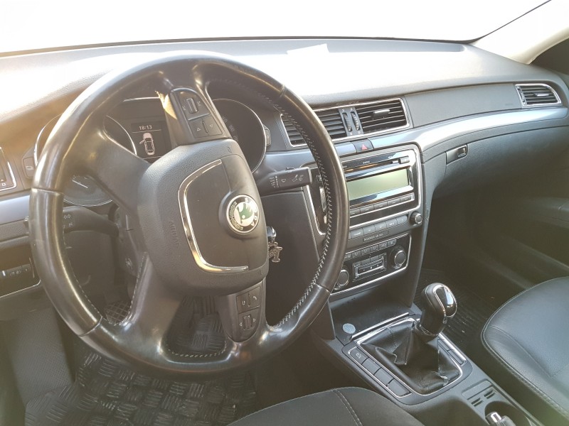 skoda suberb (3t4) del año 2013