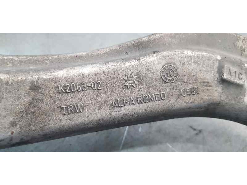 Recambio de brazo suspension superior delantero izquierdo para alfa romeo stelvio (630) super q4 referencia OEM IAM K206302  