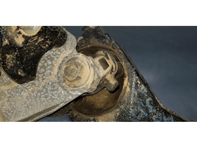 Recambio de soporte motor izquierdo para mazda cx-5 skyactiv referencia OEM IAM KD6239070B  