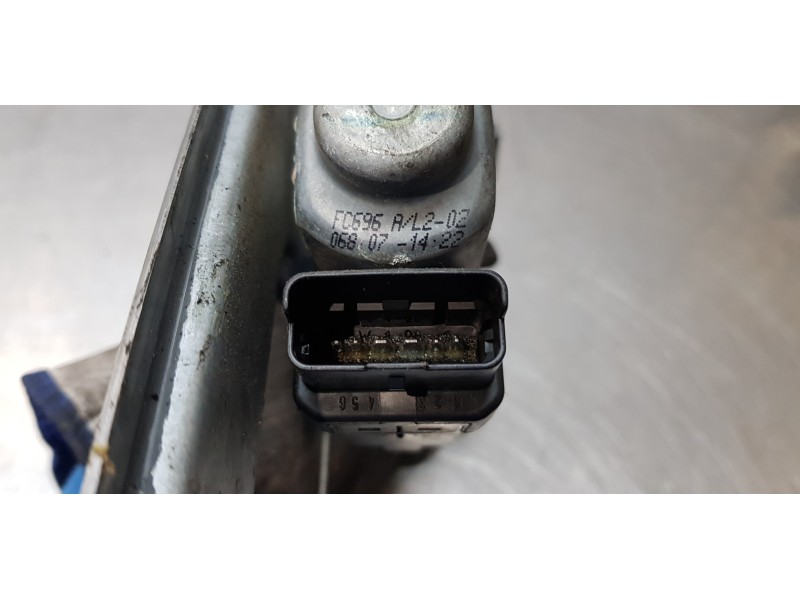 Recambio de elevalunas delantero izquierdo para renault scenic ii grand expression referencia OEM IAM 402046C   Recambio de elevalunas delantero izquierdo para renault scenic ii grand expression referencia OEM IAM 402046C