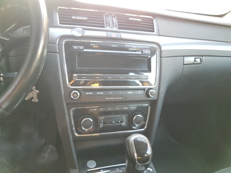 skoda suberb (3t4) del año 2013