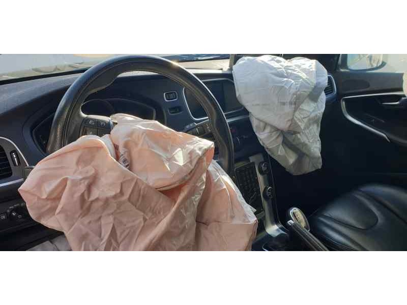 volvo v40 del año 2012