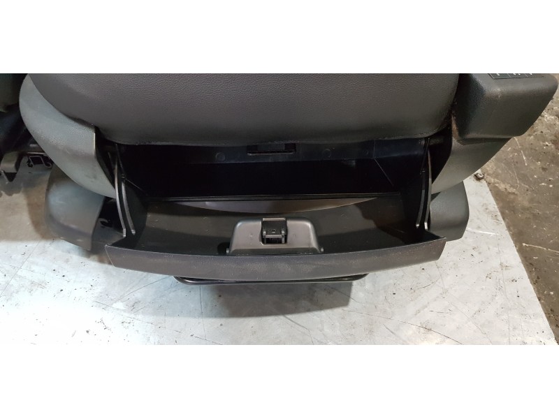 Recambio de juego asientos completo para citroen c4 grand picasso feel referencia OEM IAM   