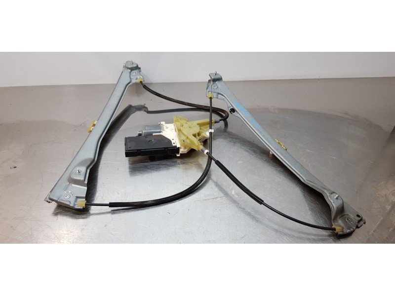 Recambio de elevalunas delantero izquierdo para renault laguna iii privilege referencia OEM IAM 0130822330  