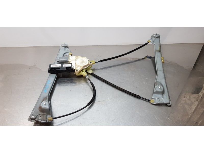 Recambio de elevalunas delantero derecho para renault laguna iii privilege referencia OEM IAM 807300002R  