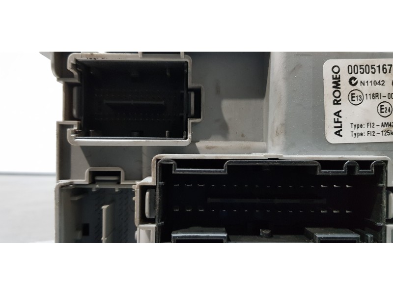 Recambio de caja reles / fusibles para alfa romeo mito (145) progression referencia OEM IAM 00505167040  