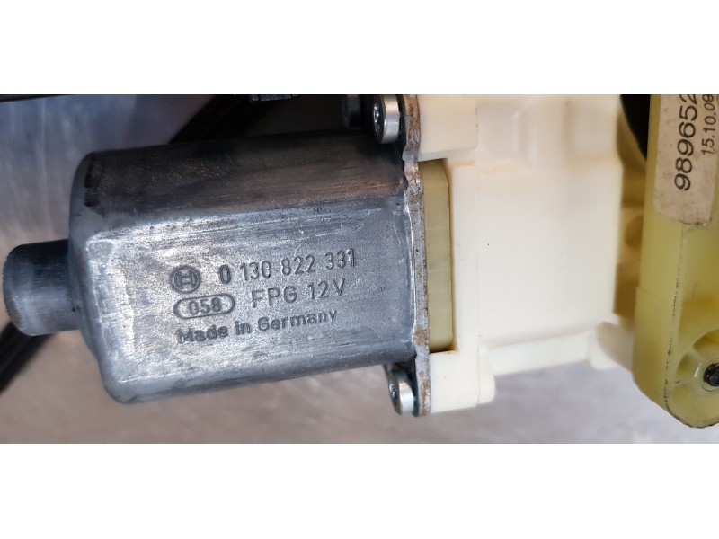 Recambio de elevalunas delantero derecho para renault laguna iii privilege referencia OEM IAM 807300002R  