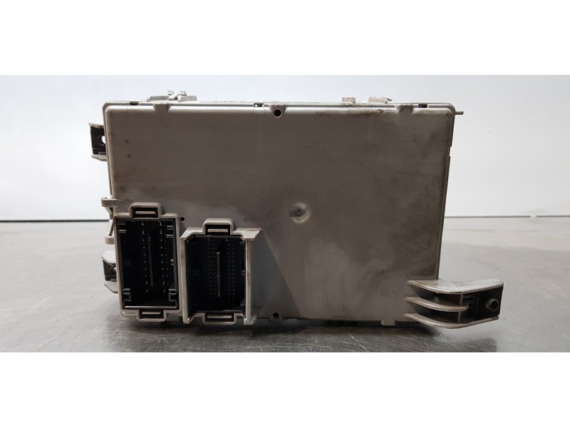Recambio de caja reles / fusibles para alfa romeo mito (145) progression referencia OEM IAM 00505167040  
