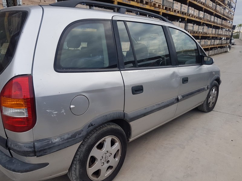 opel zafira a del año 2000