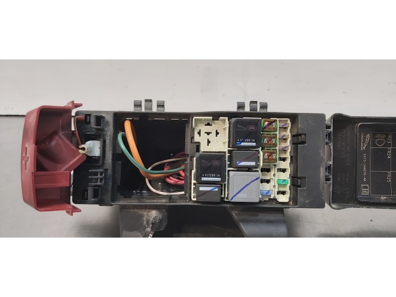 Recambio de caja reles / fusibles para jaguar xf r-sport awd referencia OEM IAM T4N11774  