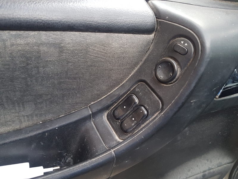 opel zafira a del año 2000