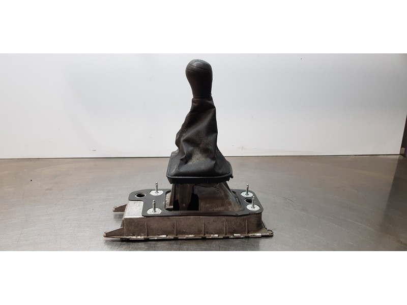 Recambio de palanca cambio para volkswagen caddy furgón/kombi kombi referencia OEM IAM 1K0711061B  