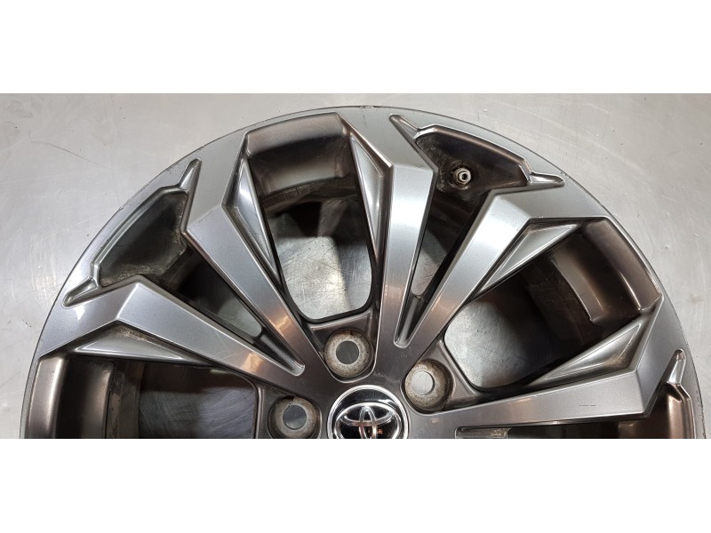 Recambio de llanta para toyota rav4 hybrid 4x2 advance referencia OEM IAM 4261A42160  