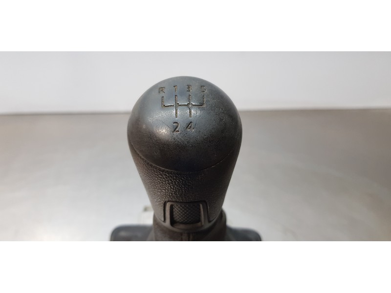 Recambio de palanca cambio para volkswagen caddy furgón/kombi kombi referencia OEM IAM 1K0711061B  