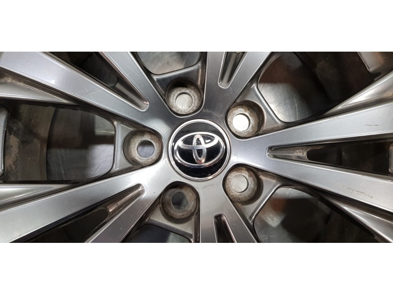 Recambio de llanta para toyota rav4 hybrid 4x2 advance referencia OEM IAM 4261A42160  