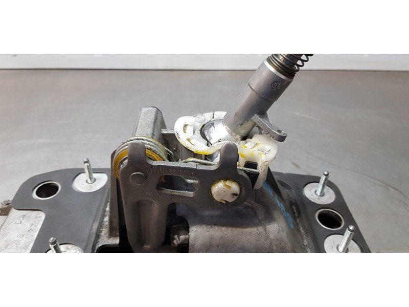 Recambio de palanca cambio para volkswagen caddy furgón/kombi kombi referencia OEM IAM 1K0711061B  