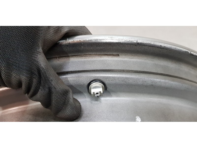 Recambio de llanta para toyota rav4 hybrid 4x2 advance referencia OEM IAM 4261A42160  