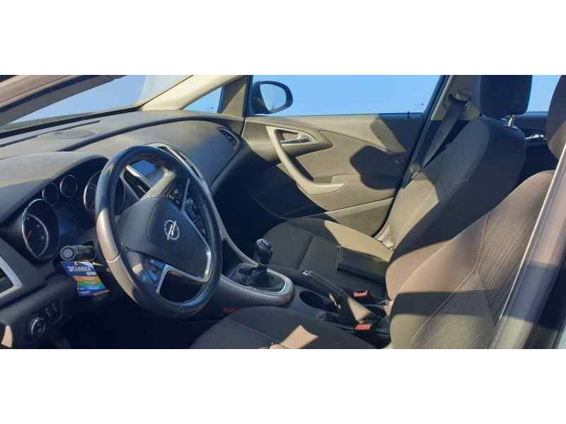 opel astra j lim. del año 2010