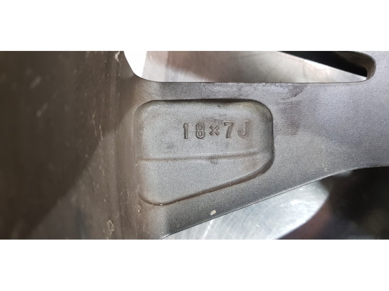 Recambio de llanta para toyota rav4 hybrid 4x2 advance referencia OEM IAM 4261A42160  
