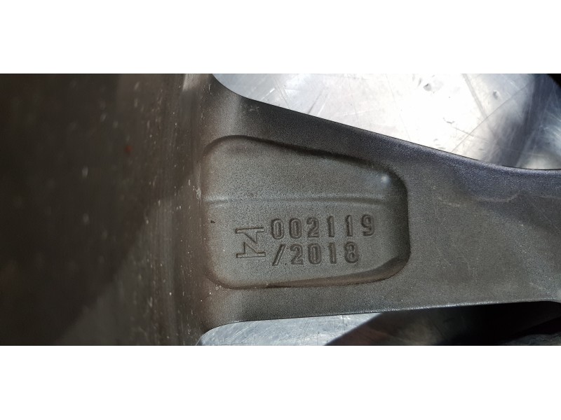 Recambio de llanta para toyota rav4 hybrid 4x2 advance referencia OEM IAM 4261A42160  