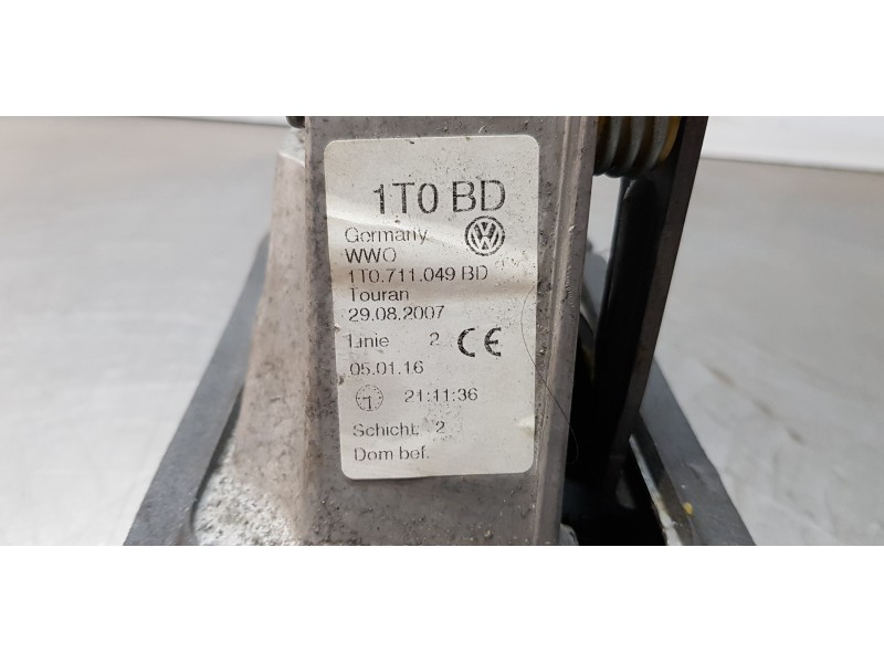 Recambio de palanca cambio para volkswagen caddy furgón/kombi kombi referencia OEM IAM 1K0711061B  