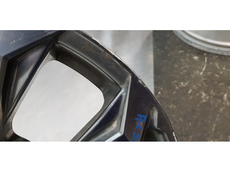 Recambio de llanta para toyota rav4 hybrid 4x2 advance referencia OEM IAM 4261A42160  