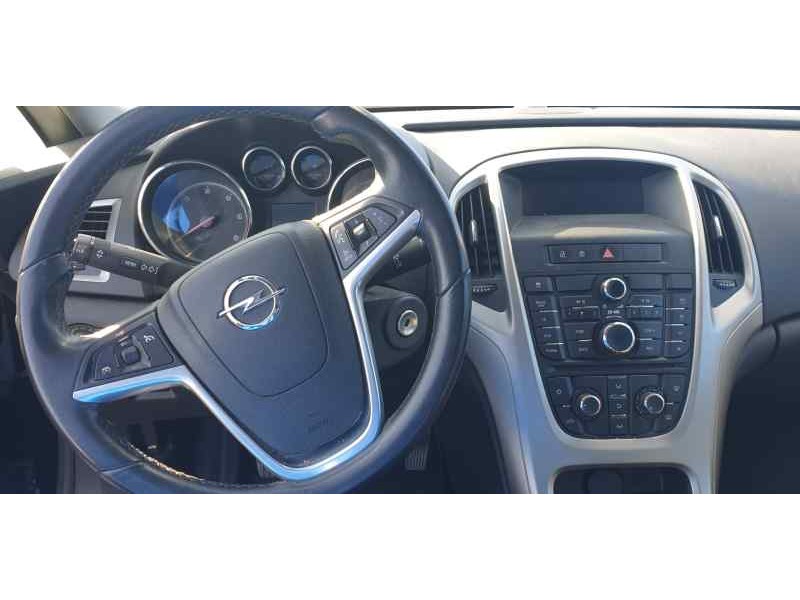 opel astra j lim. del año 2010