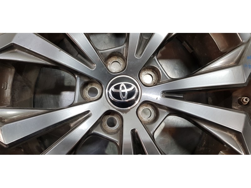 Recambio de llanta para toyota rav4 hybrid 4x2 advance referencia OEM IAM 4261A42160  