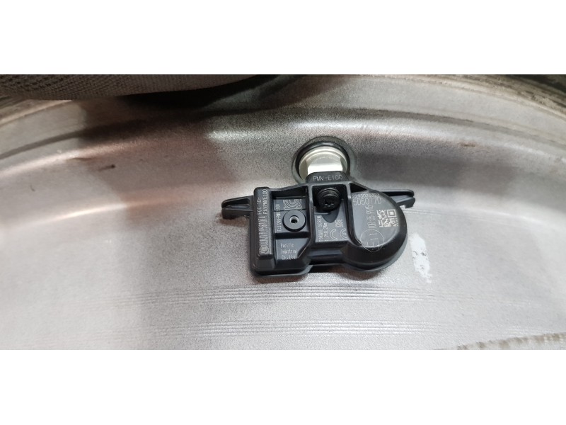 Recambio de llanta para toyota rav4 hybrid 4x2 advance referencia OEM IAM 4261A42160  