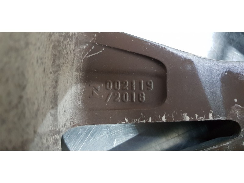 Recambio de llanta para toyota rav4 hybrid 4x2 advance referencia OEM IAM 4261A42160  