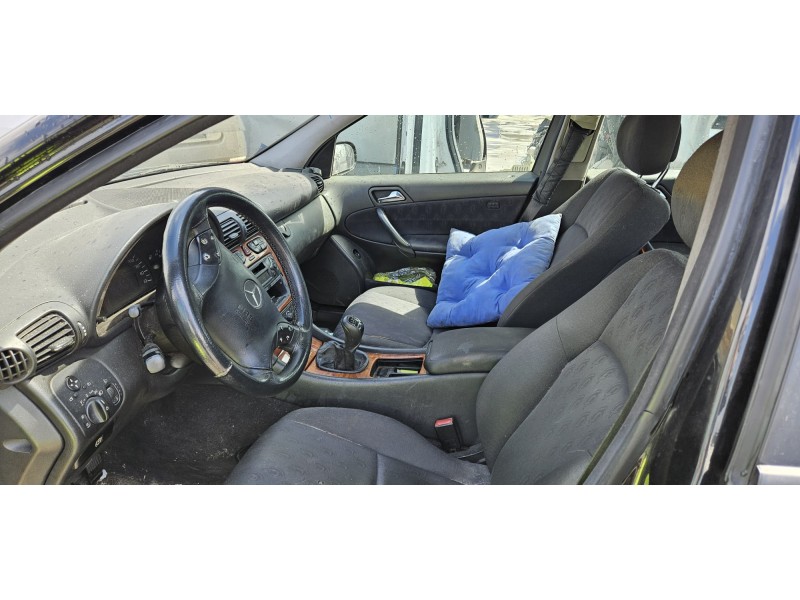 mercedes clase c (w203) berlina del año 2000