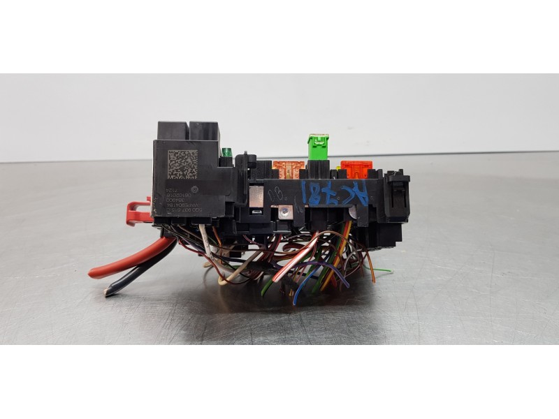 Recambio de caja reles / fusibles para volkswagen tiguan edition bmt referencia OEM IAM 5Q0937615C  