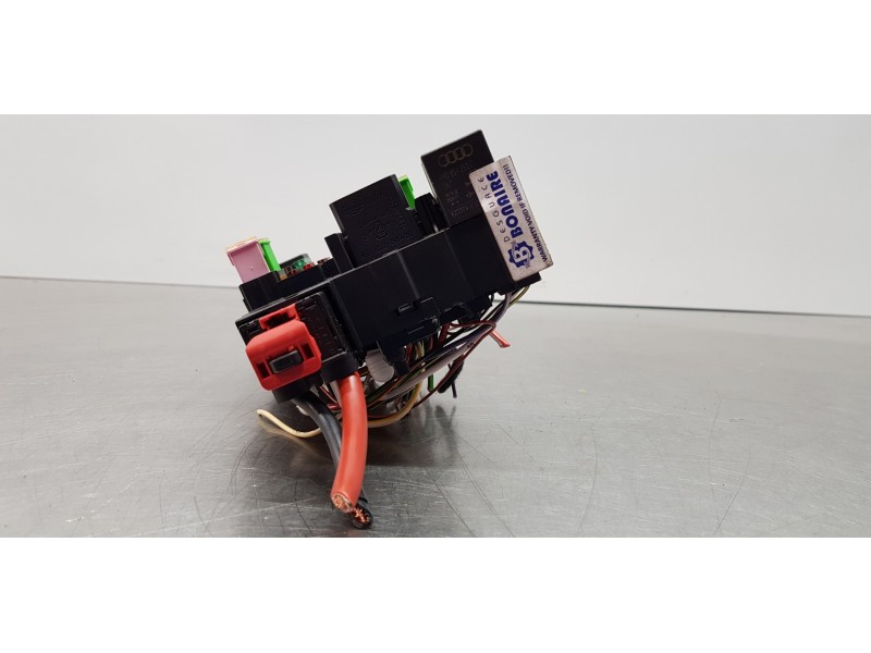 Recambio de caja reles / fusibles para volkswagen tiguan edition bmt referencia OEM IAM 5Q0937615C  