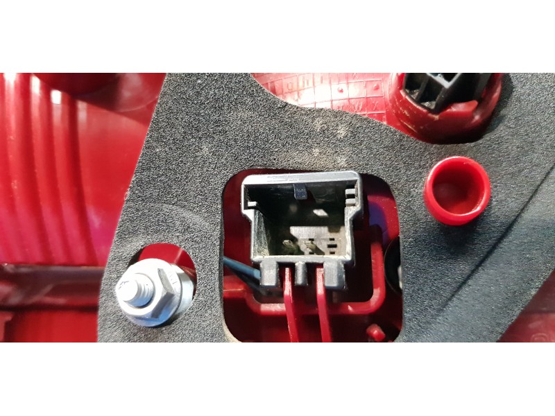 Recambio de piloto trasero derecho interior para volkswagen passat variant (365) edition bluemotion referencia OEM IAM 3AF945094 Recambio de piloto trasero derecho interior para volkswagen passat variant (365) edition bluemotion referencia OEM IAM 3AF945094