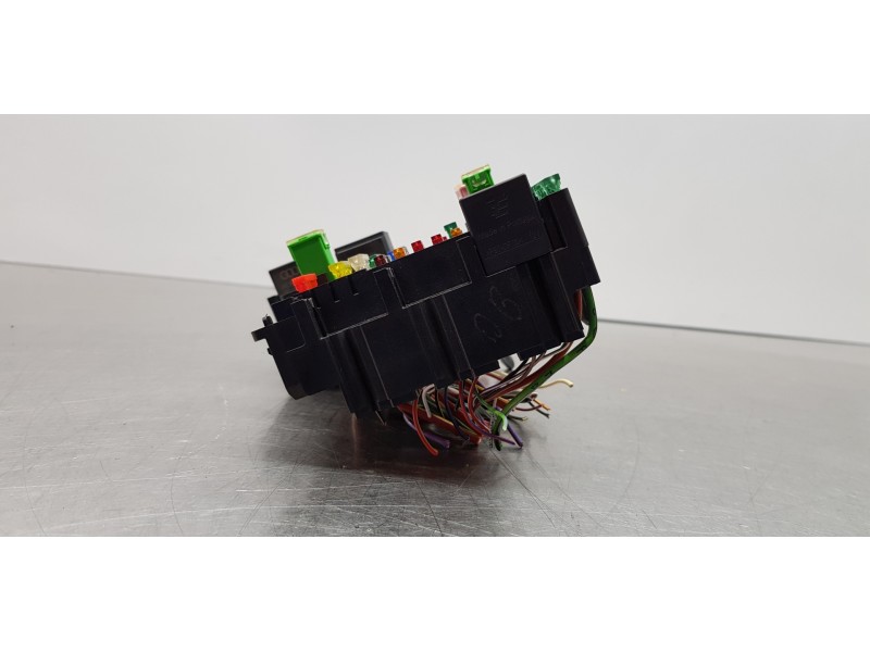 Recambio de caja reles / fusibles para volkswagen tiguan edition bmt referencia OEM IAM 5Q0937615C  