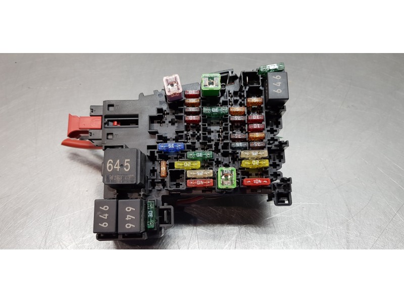 Recambio de caja reles / fusibles para volkswagen tiguan edition bmt referencia OEM IAM 5Q0937615C  