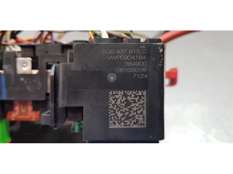 Recambio de caja reles / fusibles para volkswagen tiguan edition bmt referencia OEM IAM 5Q0937615C  
