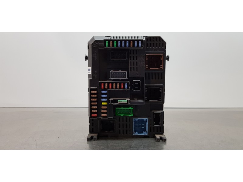 Recambio de caja reles / fusibles para peugeot 308 sw active referencia OEM IAM 9807054180 BSI N04 