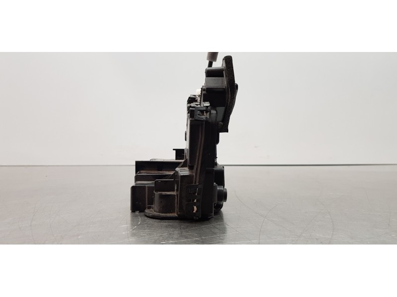 Recambio de cerradura puerta trasera izquierda para volkswagen tiguan edition bmt referencia OEM IAM 5NA839015C  