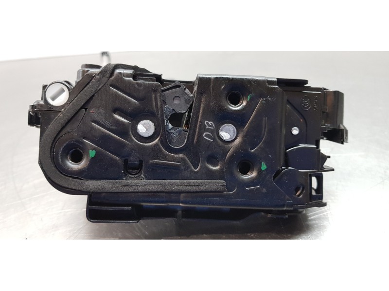 Recambio de cerradura puerta trasera izquierda para volkswagen tiguan edition bmt referencia OEM IAM 5NA839015C  
