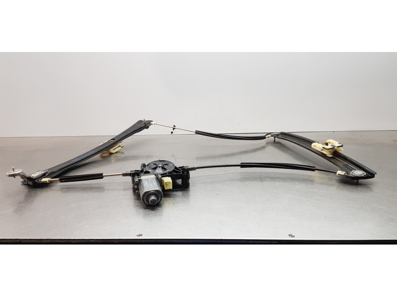 Recambio de elevalunas delantero derecho para volkswagen tiguan edition bmt referencia OEM IAM 5NA837462A 5NA837462 