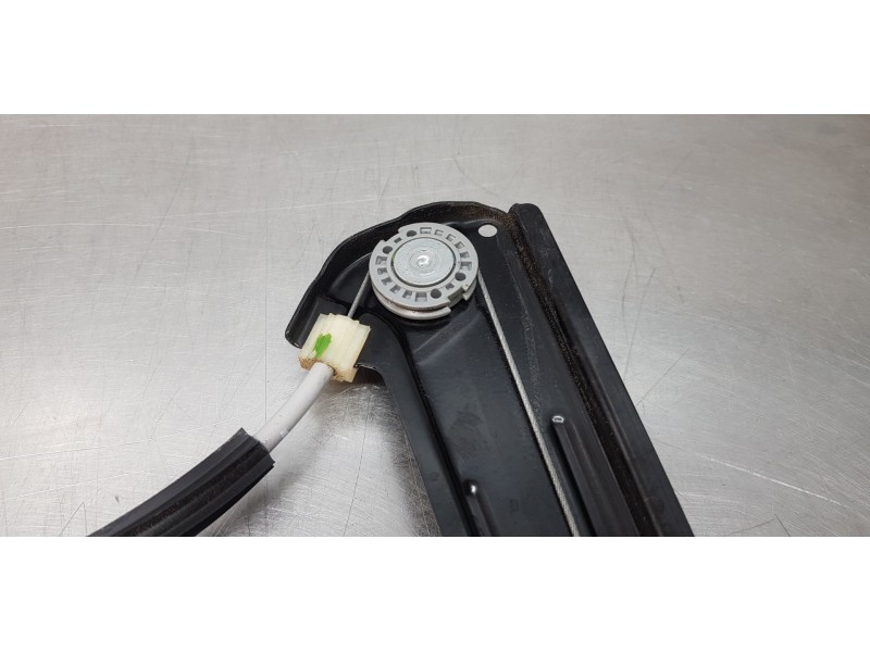 Recambio de elevalunas delantero derecho para volkswagen tiguan edition bmt referencia OEM IAM 5NA837462A 5NA837462 