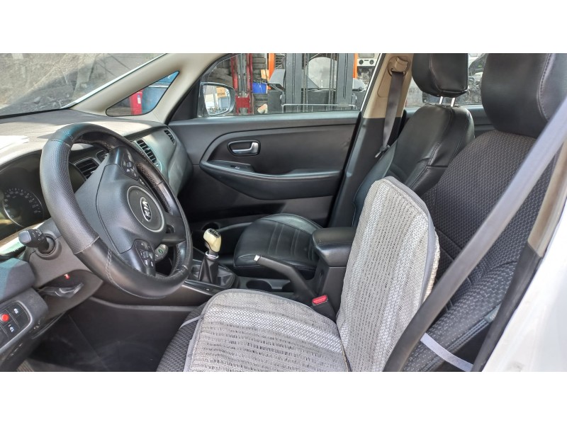kia carens ( ) del año 2019