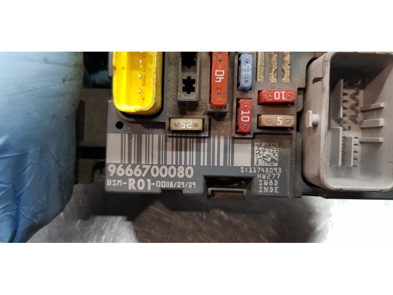 Recambio de caja reles / fusibles para citroen c4 grand picasso exclusive referencia OEM IAM 9666700080  