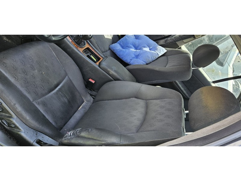 mercedes clase c (w203) berlina del año 2000