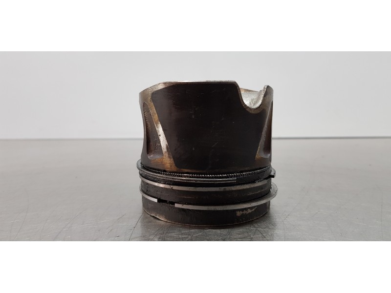 Recambio de piston para infiniti qx30 premium referencia OEM IAM 12010HG00G  