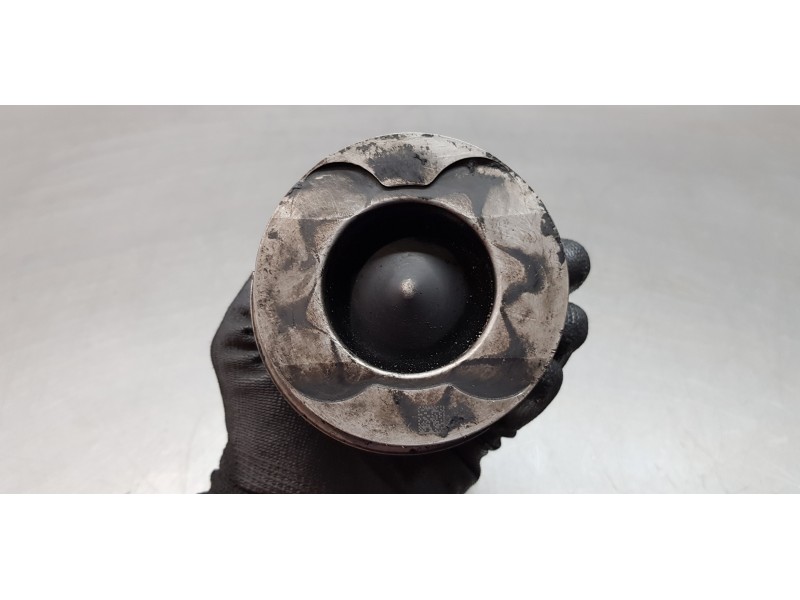 Recambio de piston para infiniti qx30 premium referencia OEM IAM 12010HG00G  