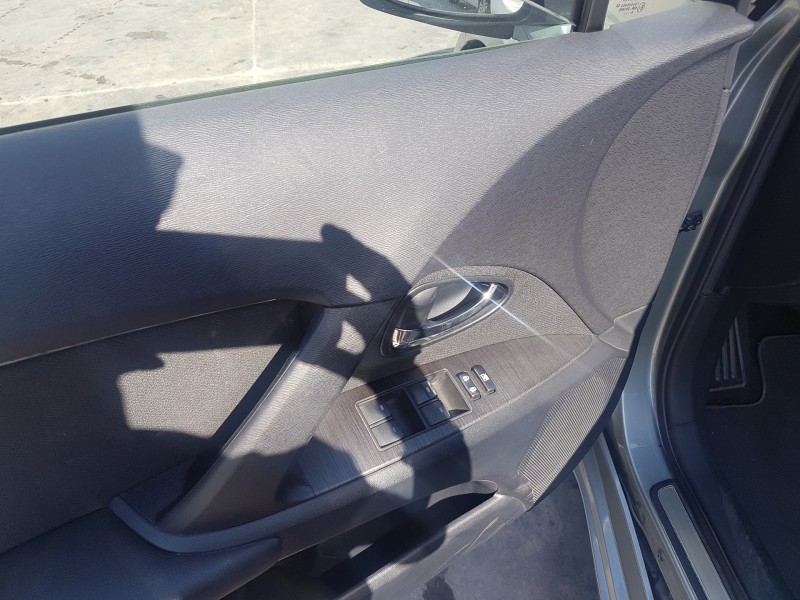 toyota avensis (t27) del año 2009