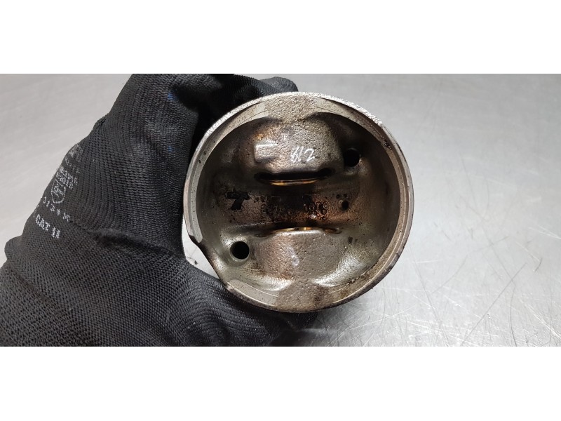 Recambio de piston para infiniti qx30 premium referencia OEM IAM 12010HG00G  